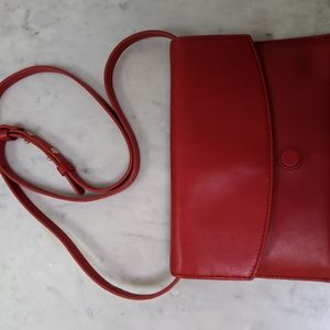 Red leather shoulder bag / clutch convertible